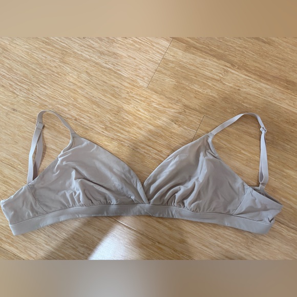 SKIMS Fits Everybody Crossover bralette - Picture 1 of 3